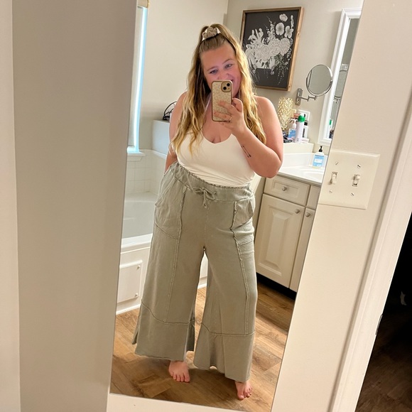 Meet your Posher, Liv - Picture 6 of 6